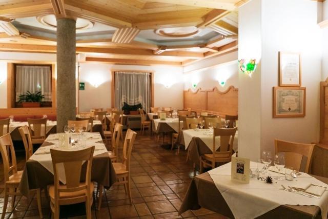Hotel Valle Verde - Rent Ski & Bike Тарвизио Экстерьер фото